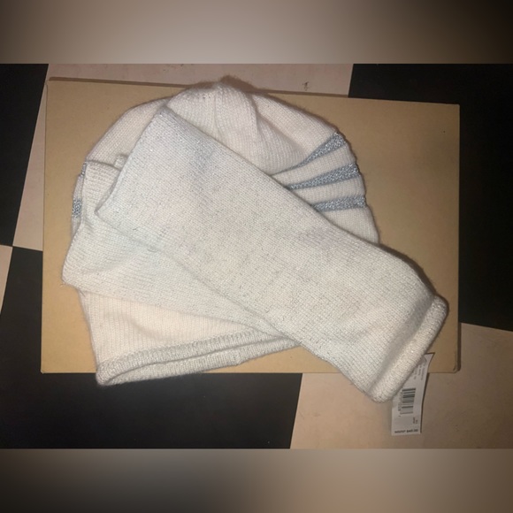 White DNKY Hat and Fingerless Glove set - Picture 1 of 4